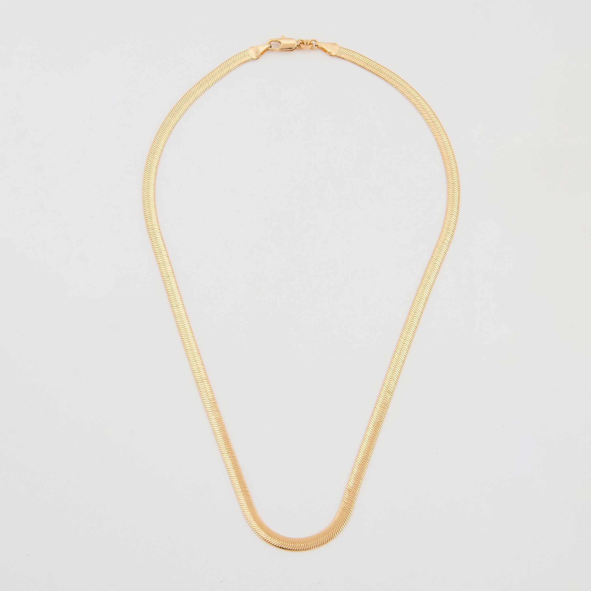 Beau Collier Chaine 44,5 cm plaqué or élégant bijou vintage Beau Collier Chaine 44,5 cm plaqué or élégant bijou vintage